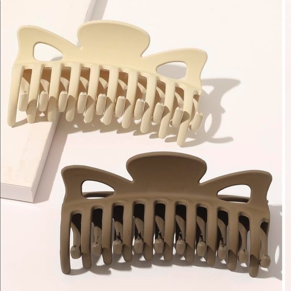 SHEIN Accessories - Shein Claw Clips - 2 Pack